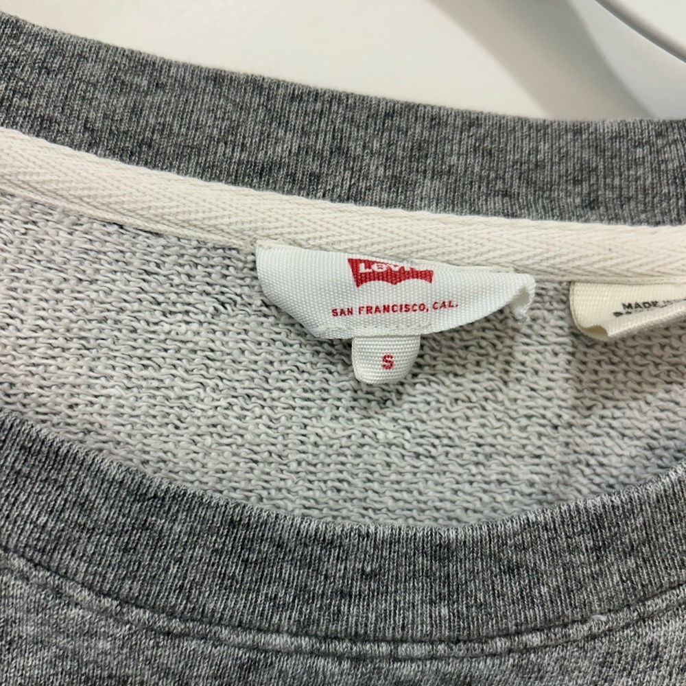 Levi's Heather Gray Crewneck with Red Tag | Size Small - Picture 2 of 3